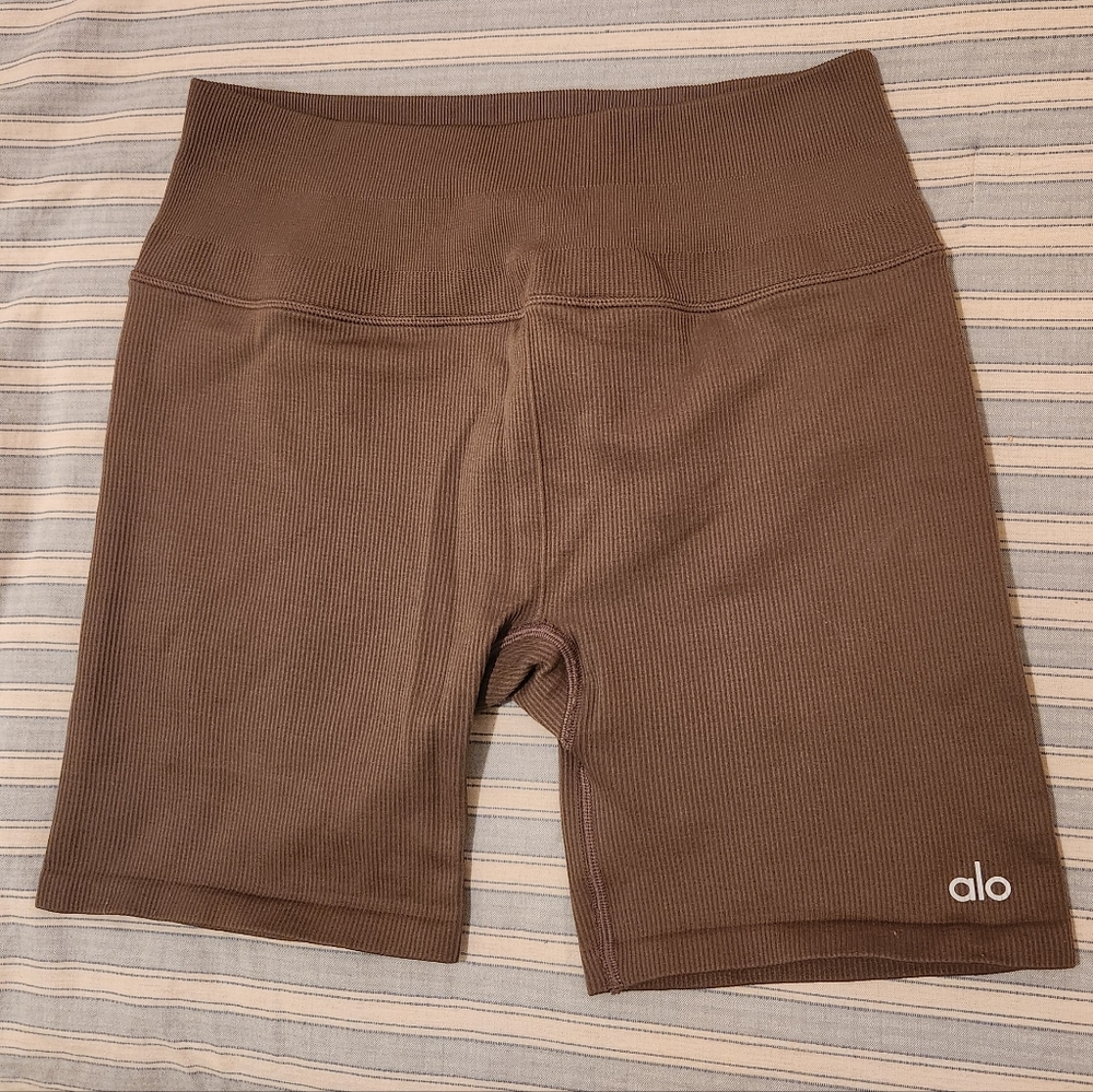 ALO Yoga Taupe Women's Biker Shorts